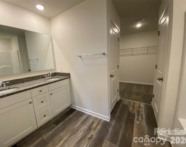 1662 Nicholas Way - Photo Thumbnail 15