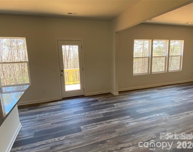 1662 Nicholas Way - Photo Thumbnail 7