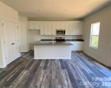 1662 Nicholas Way - Photo Thumbnail 5
