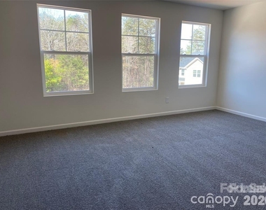 1662 Nicholas Way - Photo Thumbnail 8