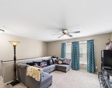 711 Skywatch Lane - Photo Thumbnail 5