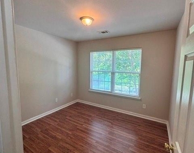 2536 Bardwell Avenue Nw - Photo Thumbnail 11