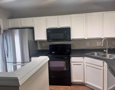2536 Bardwell Avenue Nw - Photo Thumbnail 2