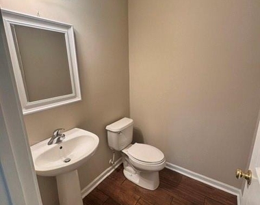 2536 Bardwell Avenue Nw - Photo Thumbnail 7