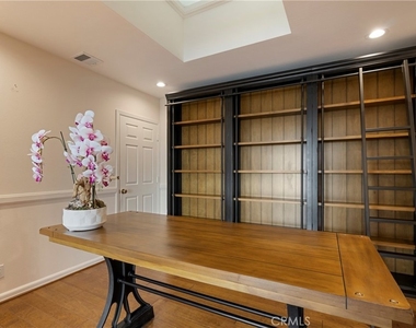 3737 Debstone Ave - Photo Thumbnail 5