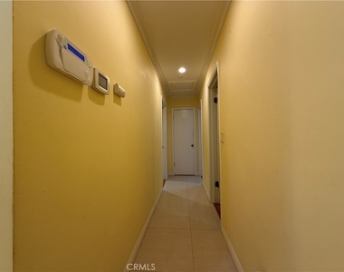 1127 S Nantes Avenue - Photo Thumbnail 14