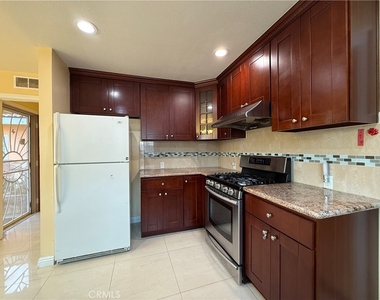 1127 S Nantes Avenue - Photo Thumbnail 7
