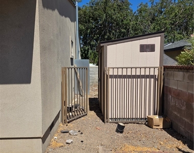 863 N 9th Avenue - Photo Thumbnail 24