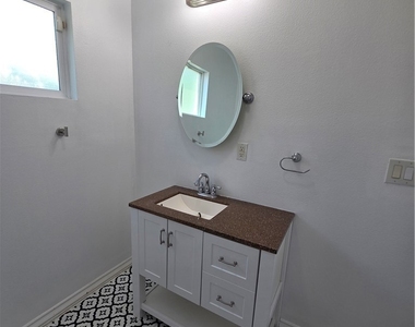 863 N 9th Avenue - Photo Thumbnail 19