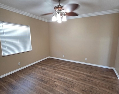 863 N 9th Avenue - Photo Thumbnail 21
