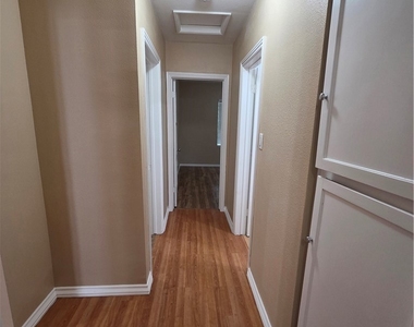 863 N 9th Avenue - Photo Thumbnail 14