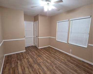 863 N 9th Avenue - Photo Thumbnail 9