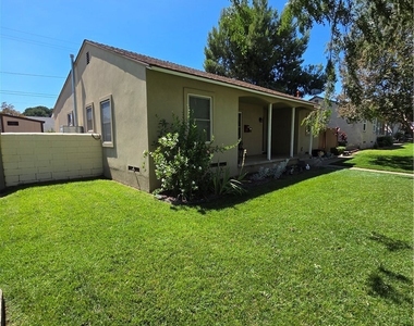 863 N 9th Avenue - Photo Thumbnail 1
