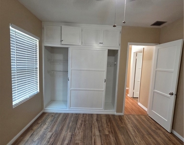 863 N 9th Avenue - Photo Thumbnail 11