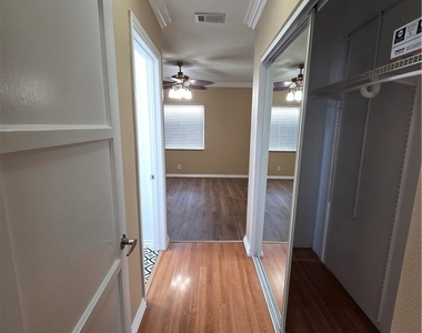 863 N 9th Avenue - Photo Thumbnail 15