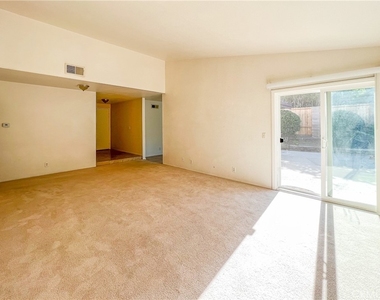 1359 Calle De Oro - Photo Thumbnail 15