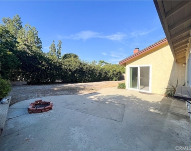 1359 Calle De Oro - Photo Thumbnail 2