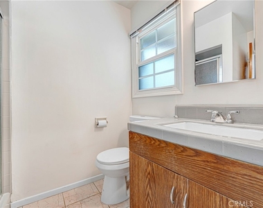 10352 Hayvenhurst - Photo Thumbnail 8