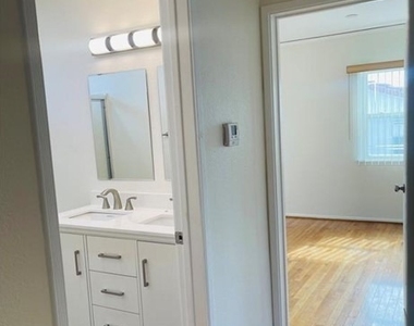 1422 Spazier Avenue - Photo Thumbnail 11