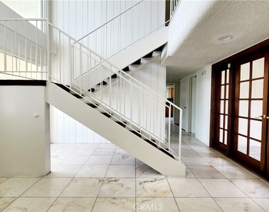 6327 Sattes Drive - Photo Thumbnail 5