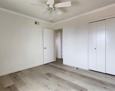 6327 Sattes Drive - Photo Thumbnail 35