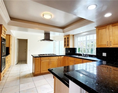 6327 Sattes Drive - Photo Thumbnail 10
