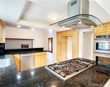 6327 Sattes Drive - Photo Thumbnail 11