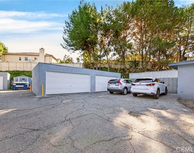 1316 1/2 Anaheim Street - Photo Thumbnail 2