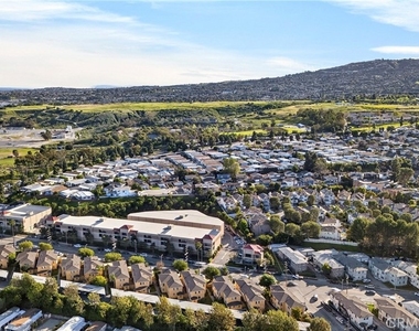 1316 1/2 Anaheim Street - Photo Thumbnail 6