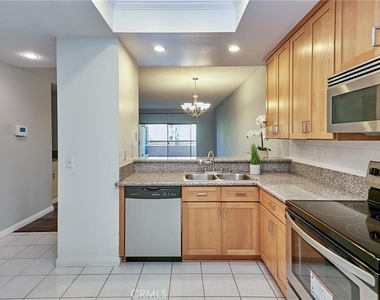 941 W Carson Street - Photo Thumbnail 3