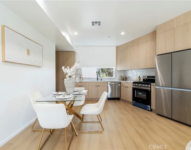2515 Alsace Avenue - Photo Thumbnail 6
