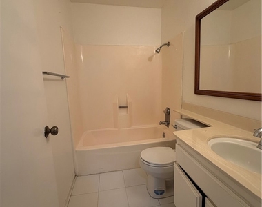 8520 Century Blvd Unit A - Photo Thumbnail 6