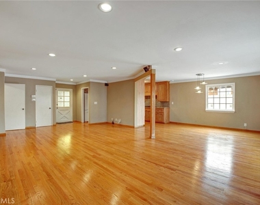 17230 Bonham Ave - Photo Thumbnail 6