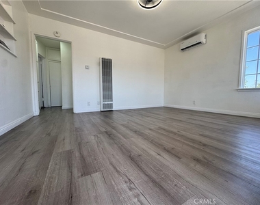 3464 1/2 Duane Way - Photo Thumbnail 1