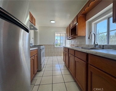 3464 1/2 Duane Way - Photo Thumbnail 2