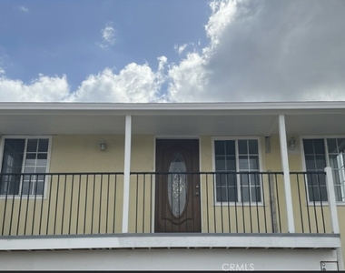 3464 1/2 Duane Way - Photo Thumbnail 5