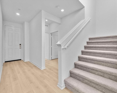 34427 Sakura Ln - Photo Thumbnail 3