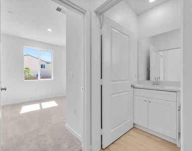 34427 Sakura Ln - Photo Thumbnail 11