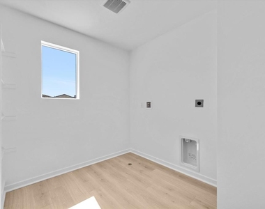 34427 Sakura Ln - Photo Thumbnail 16
