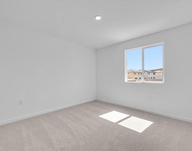 34427 Sakura Ln - Photo Thumbnail 17