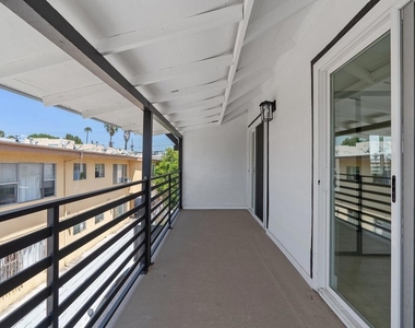 1206 Tamarind Avenue - Photo Thumbnail 35