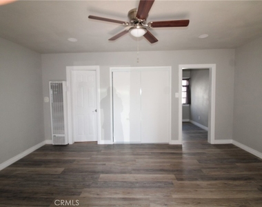 4986 Southern Avenue - Photo Thumbnail 2