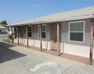 4986 Southern Avenue - Photo Thumbnail 1