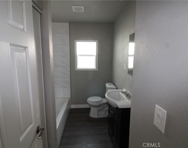 4986 Southern Avenue - Photo Thumbnail 4