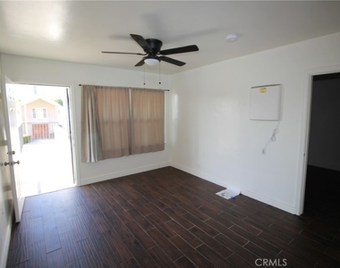 4954 Tweedy Boulevard - Photo Thumbnail 4