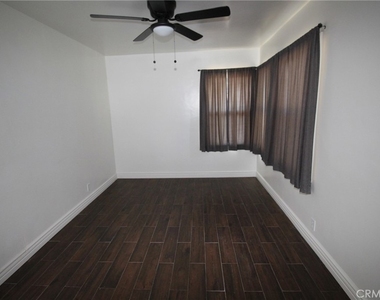 4954 Tweedy Boulevard - Photo Thumbnail 7
