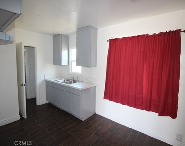 4954 Tweedy Boulevard - Photo Thumbnail 5
