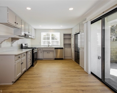 9618 Pauline Drive - Photo Thumbnail 5