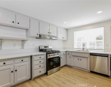 9618 Pauline Drive - Photo Thumbnail 6