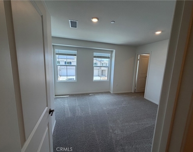 9707 Babaco Street - Photo Thumbnail 31